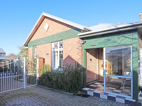 126 Pomona Street, Strathern