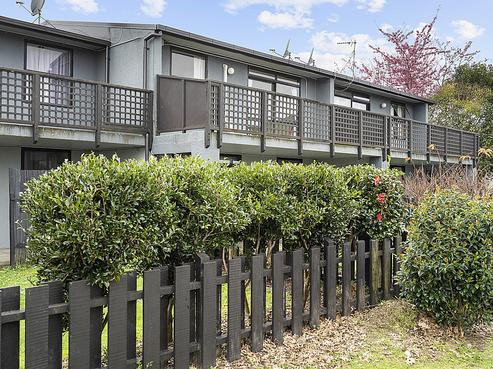 11/98 Burns Street, Leamington