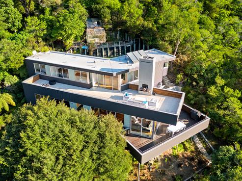 6A Francis Bell Grove, Lowry Bay