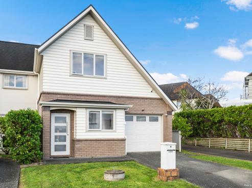 4 Hatfield Place, Albany Heights
