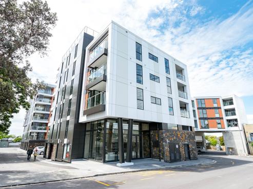 403/10 Lion Place, Epsom