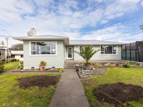 15 Battiscombe Terrace, Waitara