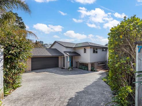 7B Pine Hill Crescent, Browns Bay