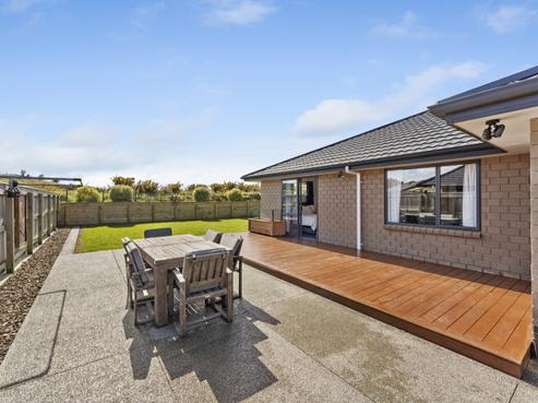 16 Macdonald Heights, Feilding