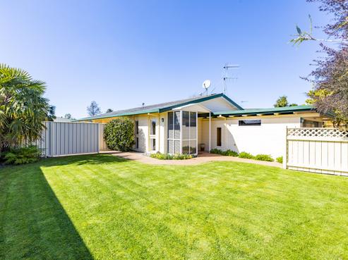 15 James Cook Street, Havelock North
