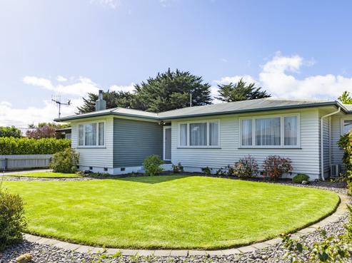 15 Exeter Crescent, Pirimai