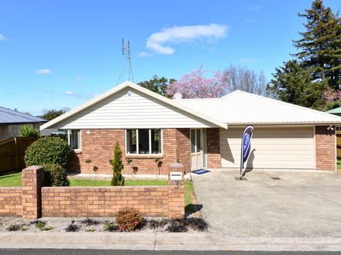 3 Surrey Lane, Glenview