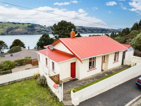 42 Manapouri Street, Ravensbourne