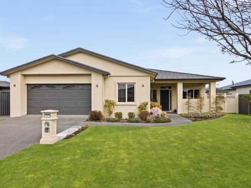 14 Heynes Place, Clive