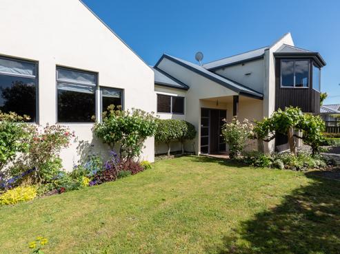 2/15 Weka Road, Waipahihi
