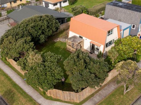 122 Field Way, Waikanae Beach