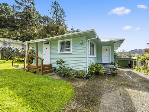 33 Shackleton Grove, Stokes Valley