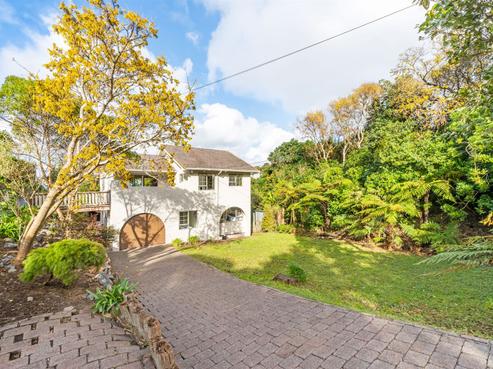 6C Christina Grove, Normandale