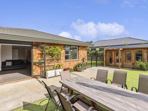 58 Guildford Drive, Paraparaumu