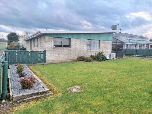 1/10 Oxford Street, Marton