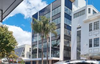 Level 1 Office Space on Grey