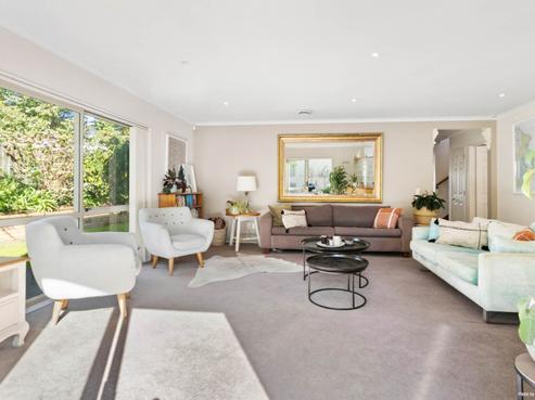 12 Queensway, Three Kings