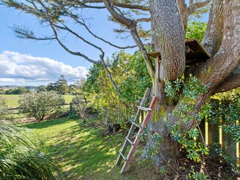 11 Shakespear Road, Army Bay