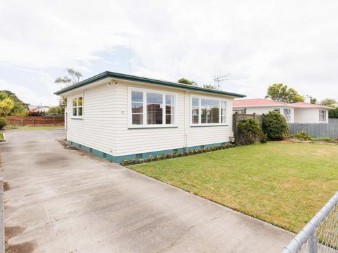 10 Chester Crescent, West End