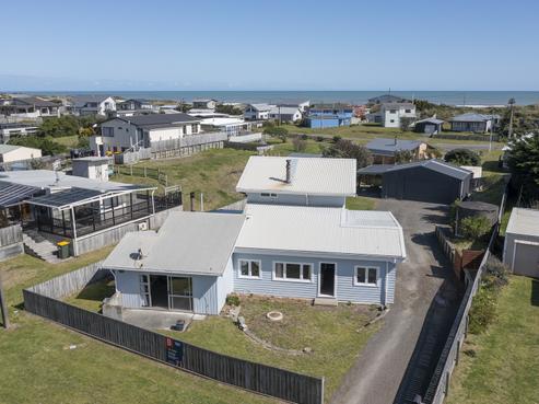 14 Brown Terrace, Foxton Beach