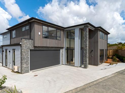 9 Headsail Drive, Long Bay