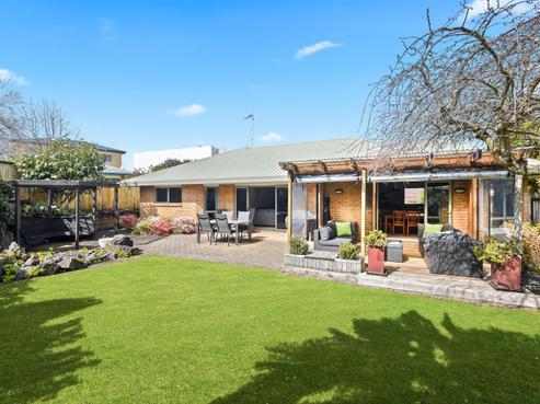 10 Guernsey Place, Grandview Heights
