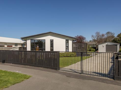 17 Farnborough Street, Aranui