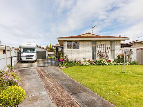 15 Grange Place, Milson