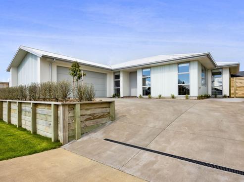 9 Hodge Park Lane, Inglewood