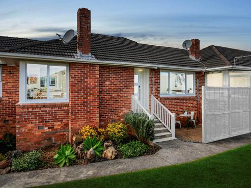 2/130 Saint Johns Road, Saint Johns