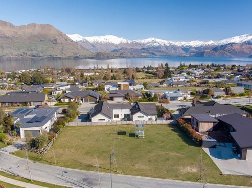 3 Urquhart Place, Wanaka