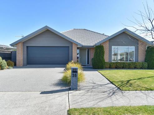 35 Bayliss Drive, Woodend Beach