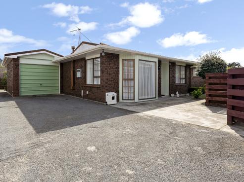 2/627 Fergusson Drive, Trentham