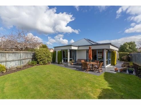 7 Becmead Drive, Harewood