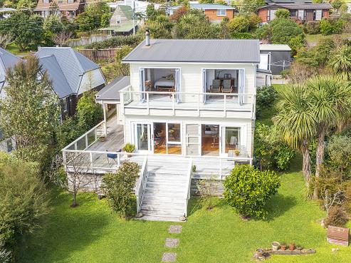 24 Kotare Street, Waikanae