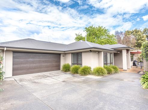 27A Lithgow Drive, Otamatea