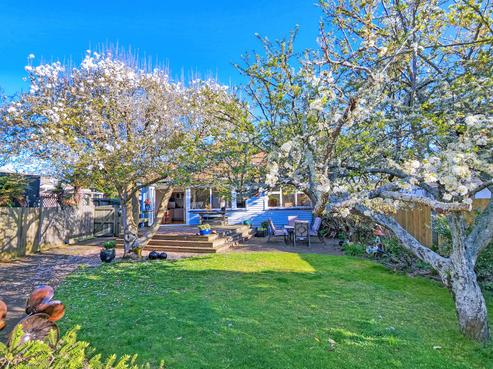 32 Wallace Crescent, Glenholme
