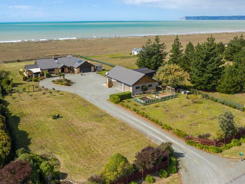 19 Ocean View Crescent, Rarangi