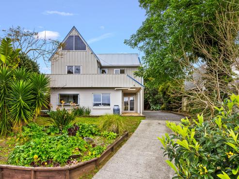 35 Stillwater Crescent, Stillwater