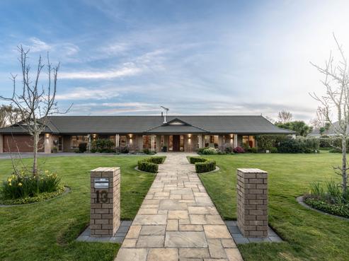 13 Cowley Drive, Leamington
