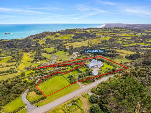 66 Constable Road, Muriwai