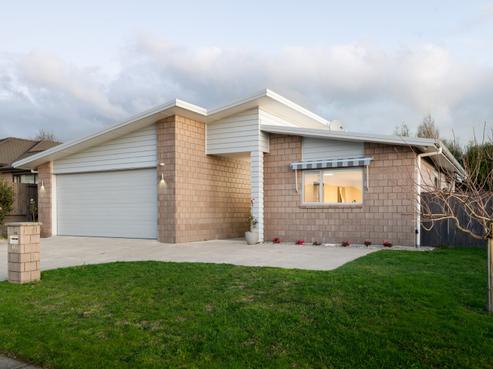 15 Alpers Ridge, Leamington