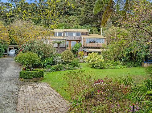 38 Cheviot Road, Lowry Bay
