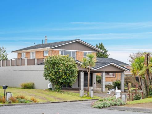 18 Luxor Place, Westbrook