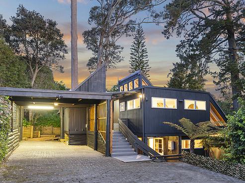 88 Aeroview Drive, Beach Haven