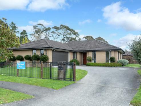 10 Millie Place, Huntington
