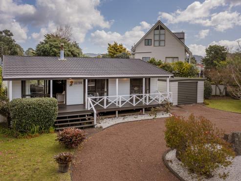 220 Vista Paku, Pauanui