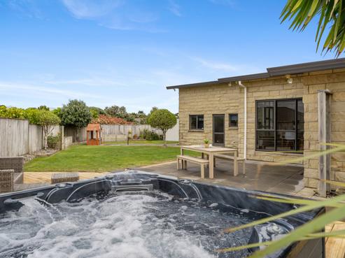 11 Te Ropata Place, Waikanae Beach