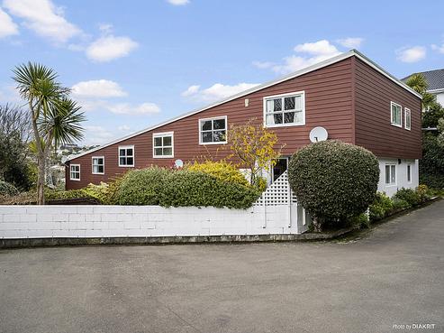 2/14 Rosehaugh Avenue, Karori