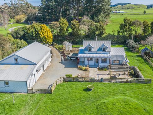 23 Painua Road, Hokio Beach